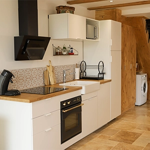Cuisine équipée du gîte en Alsace avec tout le nécessaire pour un séjour confortable à Orbey