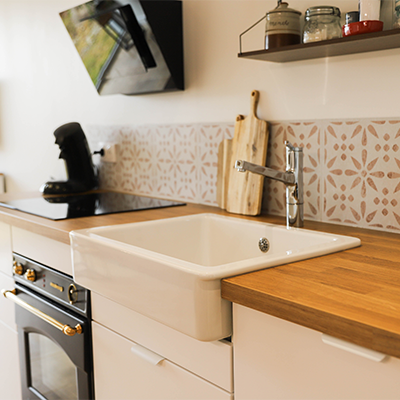 Cuisine moderne et fonctionnelle dans un gîte rénové à Orbey